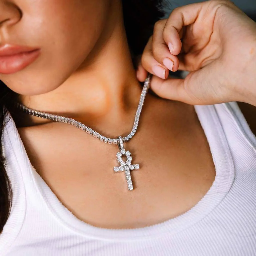 Flare Ankh Pendant — White Gold