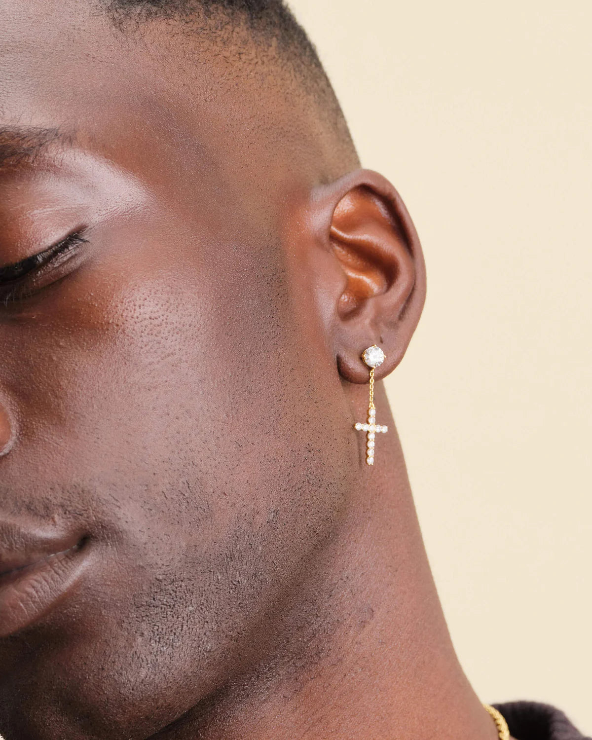 Hanging Cross stud earrings in an 18k gold finish